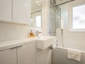 Trendy Flat in Sunninghill's Village Atmosphere - Pass the Keys - Image 5