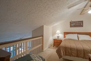 1Br: Studio Loft Ridgewood 59 Wood Fireplace, Washer and Dryer Full Kitchen - Image 5