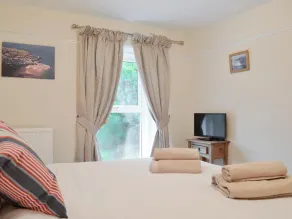 3 bedroom accommodation in New Quay - Image 4