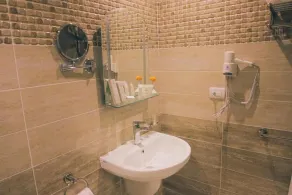 Jewel Green Mountain Hotel - Image 5