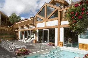 Spacious two-bedroom fully outfitted condo in Banff - Image 3