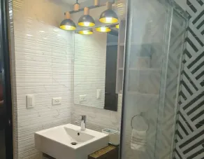 Manhattan plaza 2 araneta cubao with Balcony karaoke, netflix, washing machine - Image 5