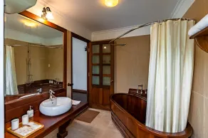 Ngoi casa - beachfront villa with private pool - Image 5