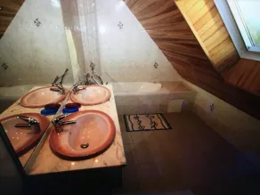House for 12 persons close to the beach with a warmed up pool - Image 3