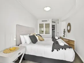 Sebel - Perched high on the 13th floor with expansive and sprawling views - Image 5