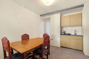 Central Guest House - Bedroom with Private Bathroom - Image 5
