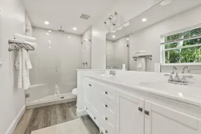 NEW LAKE HOUSE Just remodeled  All newly furnished with comfort in mind. - Image 4