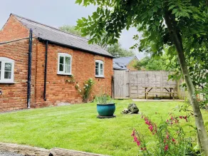 1 bedroom accommodation in Earl&rsquo;s Croome, near Great Malvern - Image 4