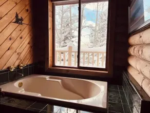 Deer Creek Lofted Log Cabin Getaway - Image 2