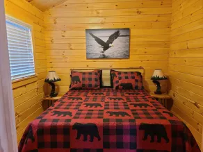 Cozy Log Cabin #4 Minutes from Seven Springs and Hidden Valley! - Image 3