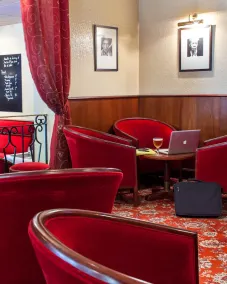BRIT HOTEL Le Lion d'Or CHINON - Image 4
