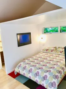 Bright Madison Valley Guest House - Image 4