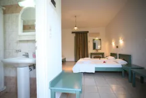 Elpis Studio Apartments - Image 2