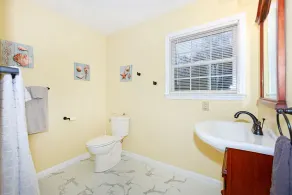 Private house on the James River Spring Grove Great fishing swimming boating  - Image 3