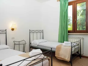 Holiday apartment with pool and golf course - Image 5