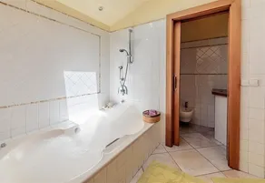 Villa 'Luxury Xenofilia Lll' with Mountain View, Wi-Fi and Air Conditioning - Image 5