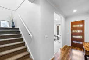 Point Cook's Spacious and Comfy 4BR 3BA Haven - Image 2