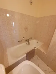 Apartamento en planta baja, vista al mar, propiedad grande y tranquila - Image 3