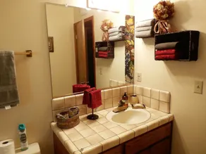 Family-Friendly, Pet-Friendly, 2 Minute Drive To Everything In Oakhurst - Image 2