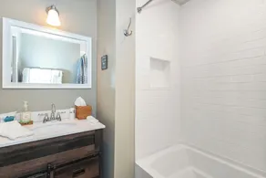 Casa Azul, Sleeps 10, Hot Tub Year-Round, Gourmet Kitchen - Image 4