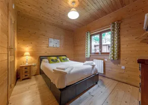 4 bedroom accommodation in Ellesmere - Image 5
