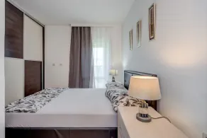 Modern 90 m2 apt with balcony w the sea view - Image 5