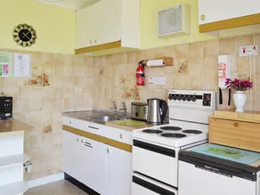 2 bedroom accommodation in Freshwater - Image 5