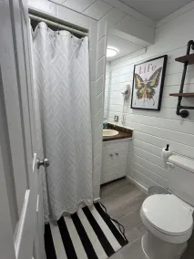 Cozy 2 bedroom, AC, Mins to Seven Chiefs Sportplex, Off Stony Trail - Image 3