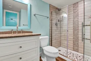 Newly remodeled, adorable 2 bedroom oceanfront condo - Image 3