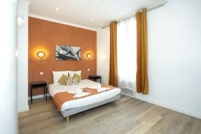 Daumesnil Grand - Two Bedroom Apartment, Sleeps 6 - Image 3