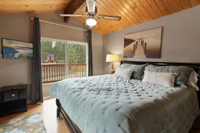 Five Pines - Cabane Moderne Avec Wifi, Télévision par Satellite et Bain à Remous! 2 Heures Gratuites de Location de Vélo / Kayak! - Image 5