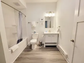 Stay Lincoln Park 1 | Craft District Condo - Image 4