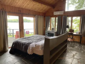 Cozy cabin nestled on the shores of Lake Champlain - Image 4