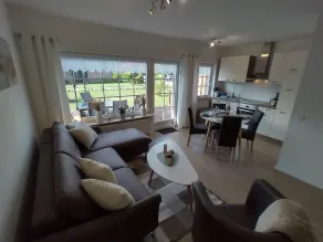 Quiet and central ground floor apartment - Image 5