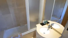Fantastique appartement de 2 chambres à distance de marche de la plage - Image 2