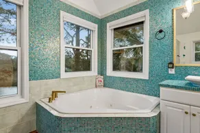 Secluded Marsh Front home-Private Salt Water Pond-5 min walk to beach access! - Image 5