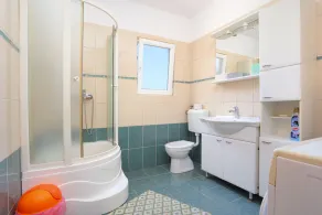 Three bedroom apartment with terrace Grebaštica, Šibenik (A-11301-a) - Image 2