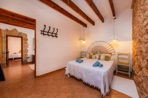 Finca 'Can Hostalet' com terraço privado, Wi-Fi e ar condicionado - Image 5