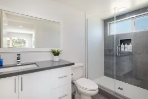 ✩★ HOLLYWOOD 3B/3.5B ✩ SPACIOUS AMAZING NEW BUILDING ✩ HOT TUB! ✩ 2 CAR GARAGE - Image 5