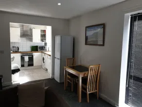 Large Modern 2 Bed apartment in Newcastle - Image 5