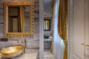 Holiday House of luxury in the heart of the historical center of Rome - Image 4