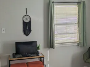 Texas Tin Star Tiny Home-Dusty Feathers Ranch. 9acres. Close to Cedar Creek Lake - Image 2