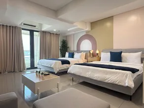Sapphire Seaview Park Suites, Hotel Staycation, Near Airport NAIA, MOA, Okada, Entertainment City, PITX Bay View Rooms - Image 2