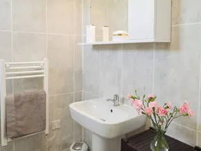 2 bedroom accommodation in Bilsington, near Ashford - Image 5