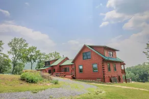 The Lodge at Joe Walker Hollow, privacy at its best with plenty of family space - Image 4