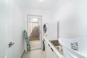 Modern Escape in Quiet Neighbourhood - Image 2