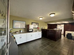 Continental Inn - Image 4