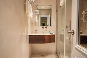 Levant Hotel - Image 3