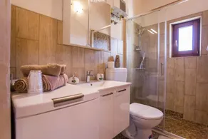 Casa vacacional con aire acondicionado y lavadora - Image 3