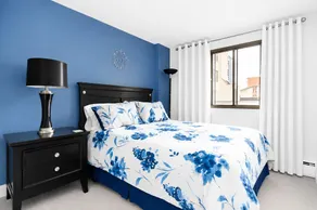 Entire Downtown Condo steps to BMO & Stampede with Parking, 1,5 hrs to Banff - Image 5